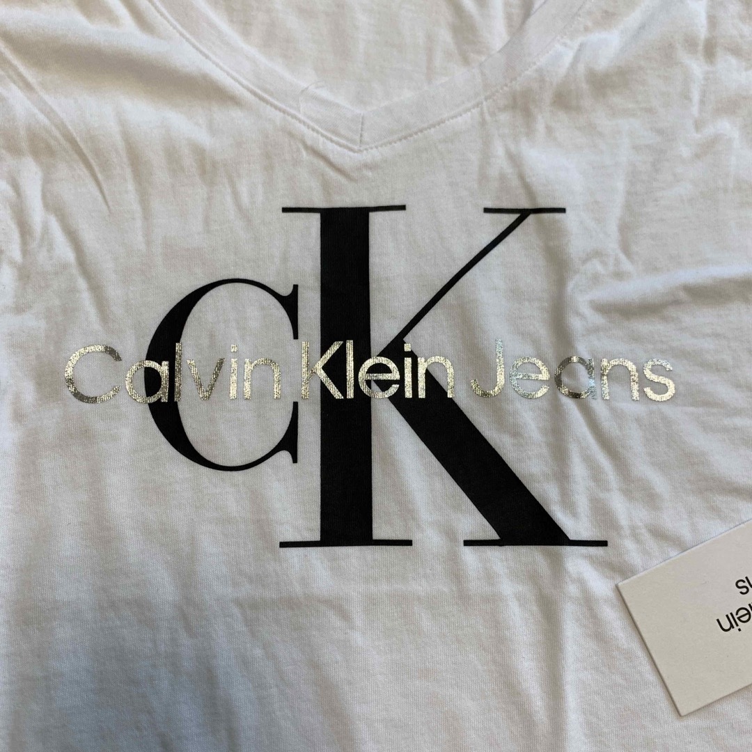 Calvin Klein(カルバンクライン)の【新品】カルバンクライン ジーンズ ロゴ Tシャツ ホワイト S レディースのトップス(Tシャツ(半袖/袖なし))の商品写真