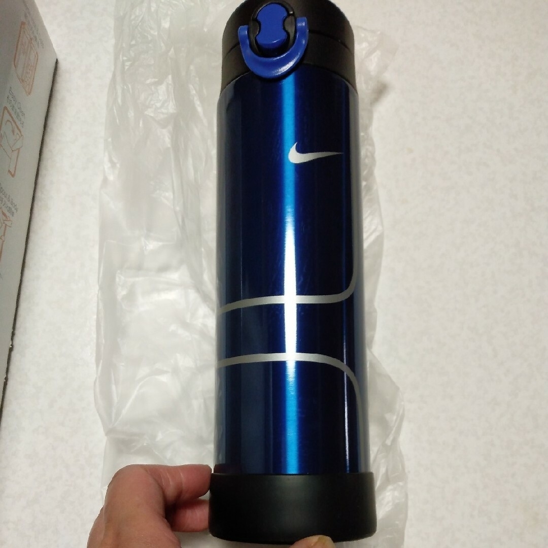 廃盤品 サーモス NIKE ハイドレーションボトル 0.5L 水筒 インテリア/住まい/日用品のキッチン/食器(弁当用品)の商品写真