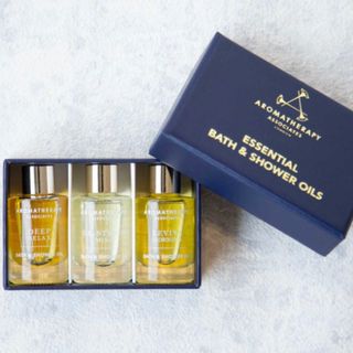 アロマセラピーアソシエイツ(AROMATHERAPY ASSOCIATES)のライフエッセンシャルズN 新品未使用　3×9ml(入浴剤/バスソルト)