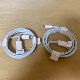 アイフォーン(iPhone)のiPhone 純正　充電コード　新品未使用　2つ　(バッテリー/充電器)