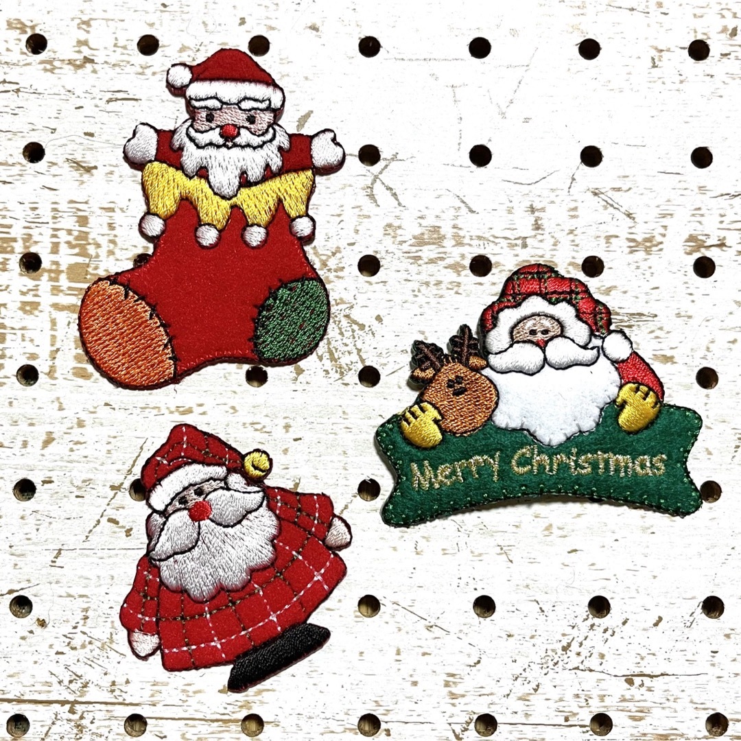 «クリスマス»アイロン接着 サンタワッペン 3枚セット ハンドメイドの素材/材料(各種パーツ)の商品写真