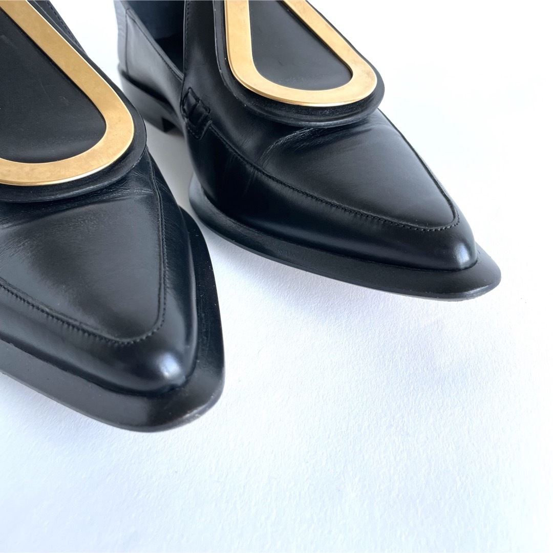 LOEWE(ロエベ)の美品 ロエベ ドロップデザイン ポインテッドトゥローファー 37 レディースの靴/シューズ(ローファー/革靴)の商品写真