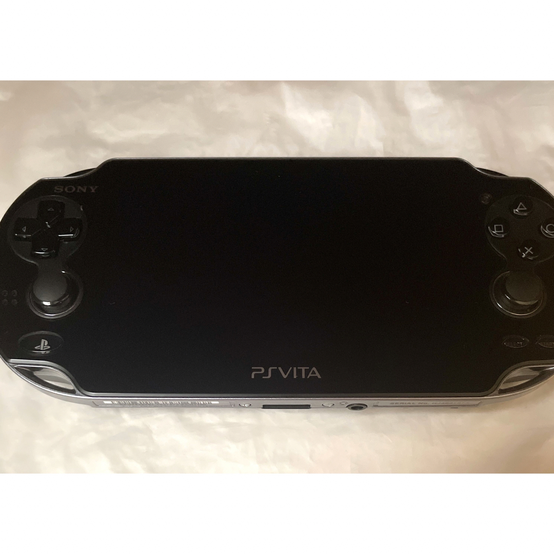 PlayStation Vita(プレイステーションヴィータ)の【極美品】PlayStationVITA PCH-1100  エンタメ/ホビーのゲームソフト/ゲーム機本体(携帯用ゲーム機本体)の商品写真