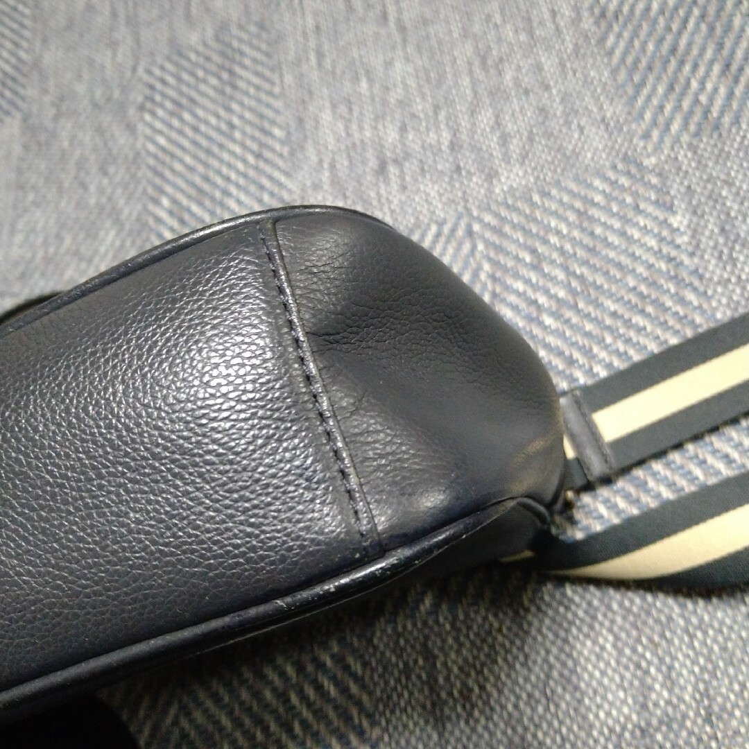 COACH(コーチ)の【値下済】COACH F54782 レザー ショルダーバッグ ネイビー USED メンズのバッグ(ショルダーバッグ)の商品写真