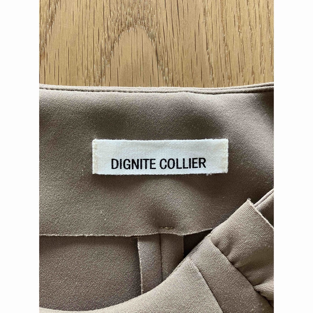 Dignite collier(ディニテコリエ)のDIGNITE COLLIER ディニテコリエ　トップス　フリル レディースのトップス(シャツ/ブラウス(長袖/七分))の商品写真