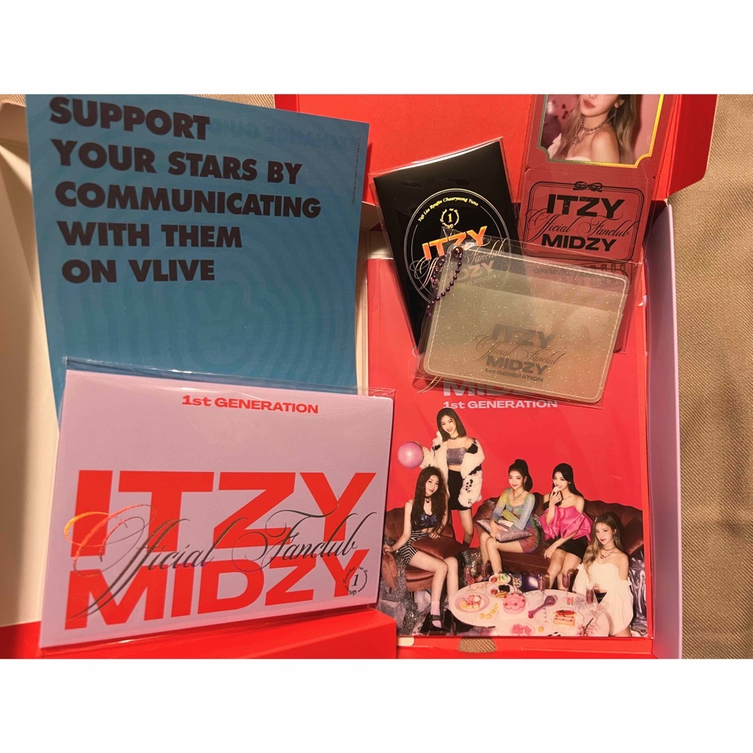 ITZY 公式韓国ファンクラブMIDZY 1期 ウェルカムキット エンタメ/ホビーのタレントグッズ(その他)の商品写真