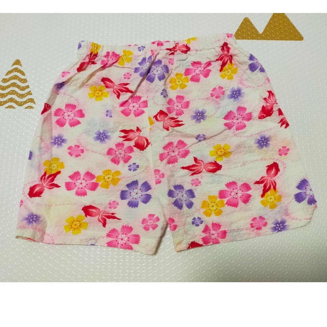 金魚 花柄甚平🔶90サイズ🔶女の子 キッズ/ベビー/マタニティのキッズ服女の子用(90cm~)(甚平/浴衣)の商品写真