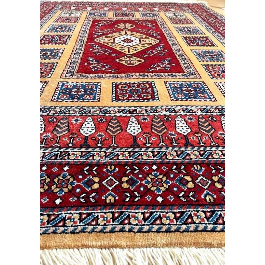 イラン産ペルシャ絨毯 高品質 手織り絨毯 ラグ151cm✖️112cmの通販 by 
