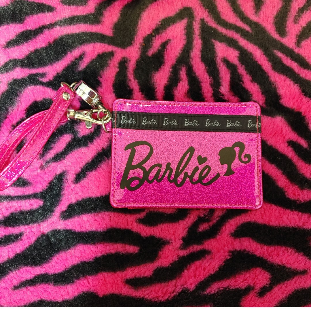Barbie(バービー)のバービー　パスケース レディースのファッション小物(パスケース/IDカードホルダー)の商品写真