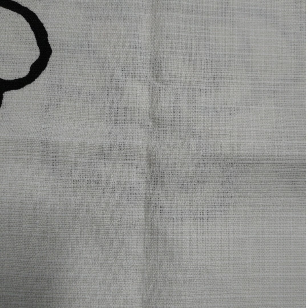 生地　布　黒い花柄 ハンドメイドの素材/材料(生地/糸)の商品写真