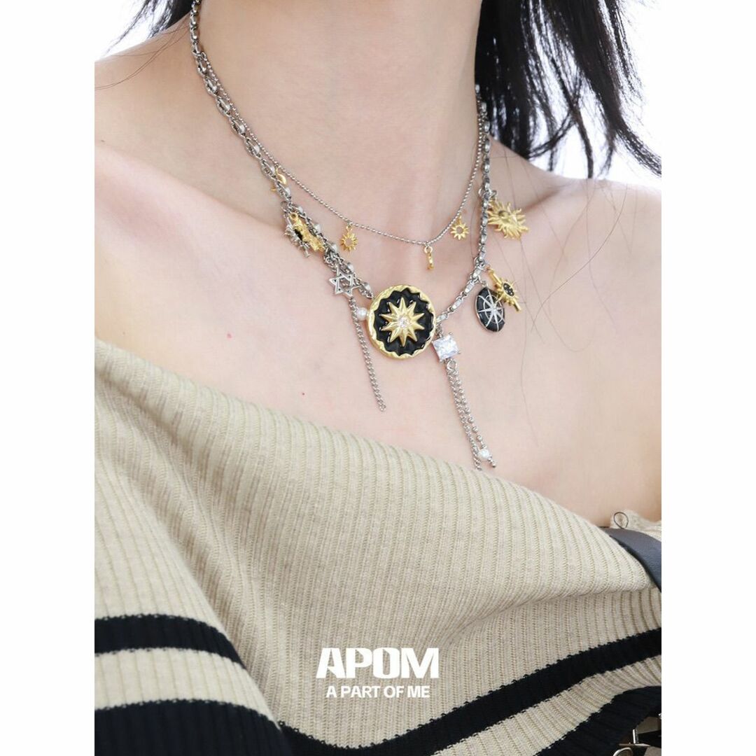 TOGA(トーガ)のAPOM star moon necklace 星と月のネックレス  レディースのアクセサリー(ネックレス)の商品写真