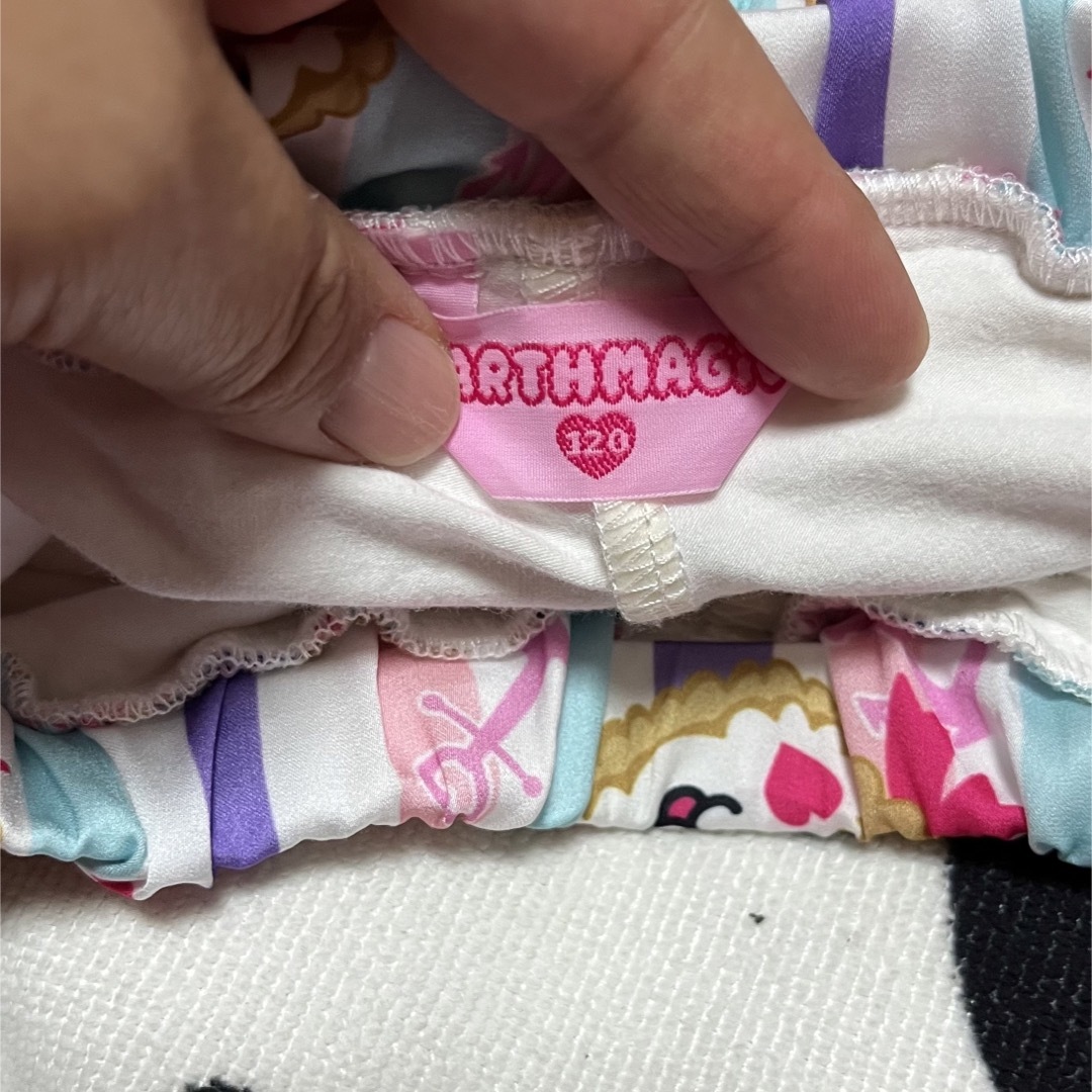 EARTHMAGIC(アースマジック)のアースマジックストライプマフィーセトア120 キッズ/ベビー/マタニティのキッズ服女の子用(90cm~)(Tシャツ/カットソー)の商品写真