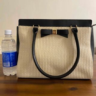 ケイトスペードニューヨーク(kate spade new york)の未使用☆46,000円ケイトスペード　本革×ラフィア素材A4対応バッグ(ハンドバッグ)