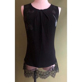 ブルマリン(Blumarine)のBLUMARINE フラワーラインストーントップス 40(M) (カットソー(半袖/袖なし))