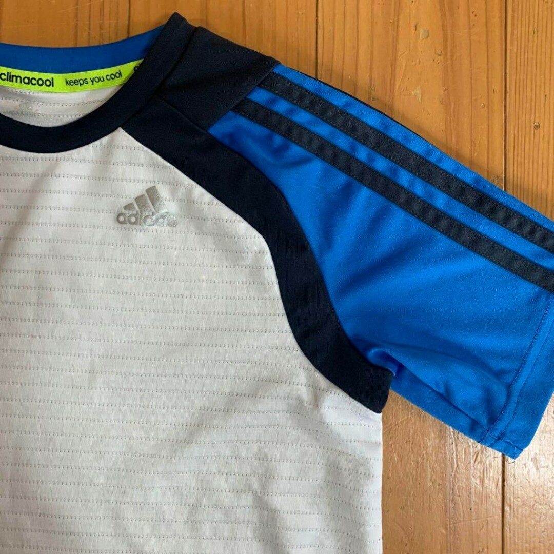 adidas(アディダス)のadidas キッズ150  Tシャツ キッズ/ベビー/マタニティのキッズ服男の子用(90cm~)(Tシャツ/カットソー)の商品写真