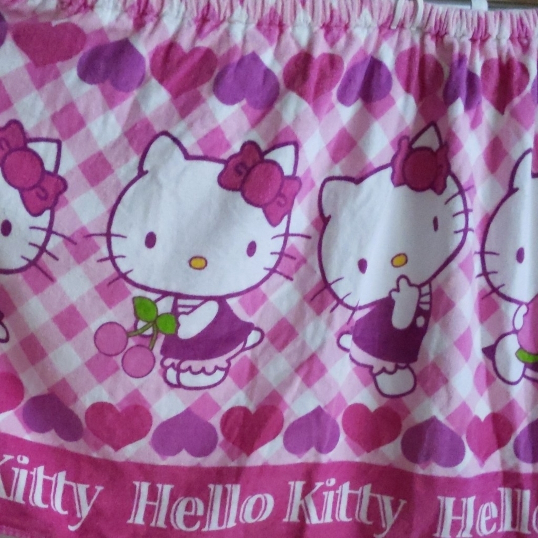 サンリオ(サンリオ)の🩷GIRLS　HELLOKITTY　プールタオル🔸🔶 インテリア/住まい/日用品の日用品/生活雑貨/旅行(タオル/バス用品)の商品写真