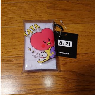 ビーティーイシビル(BT21)のBT21TATA カラビナ付ポーチ 未使用タグ付(アイドルグッズ)