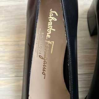 Salvatore Ferragamo - フェラガモ イタリア製 本革パンプス 4㎝サイズ