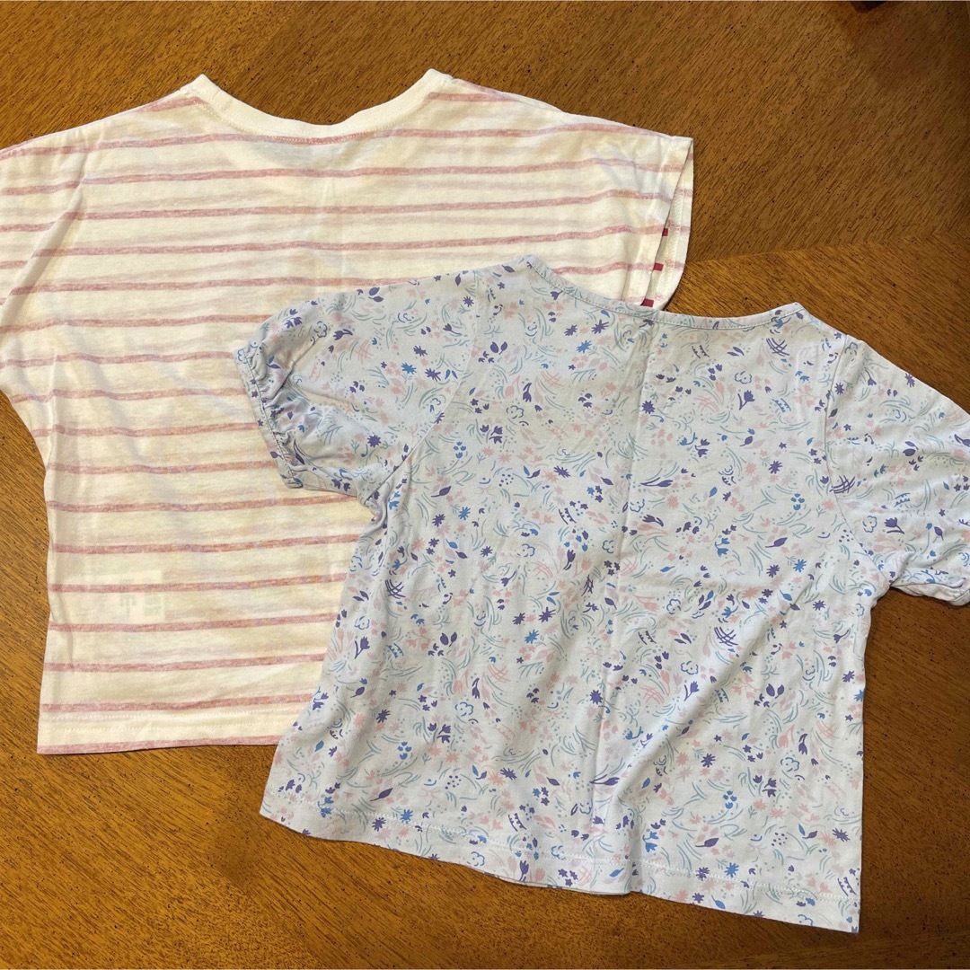 UNIQLO(ユニクロ)の110 半袖Tシャツ 2枚セット 水色 ボーダー  花柄 キッズ/ベビー/マタニティのキッズ服女の子用(90cm~)(Tシャツ/カットソー)の商品写真