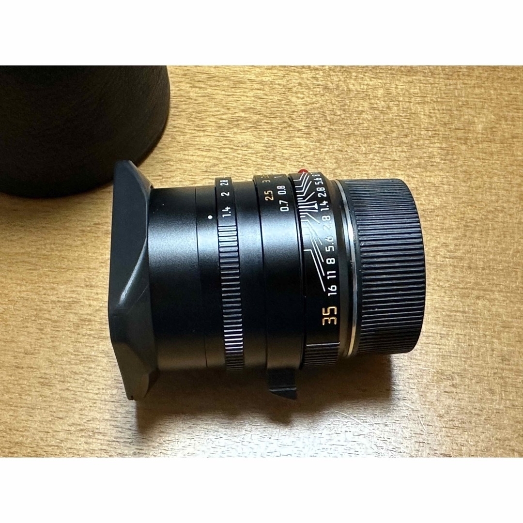 LEICA(ライカ)のLeica summilux 35mm f1.4 ASPH 6bit 美品 スマホ/家電/カメラのカメラ(レンズ(単焦点))の商品写真