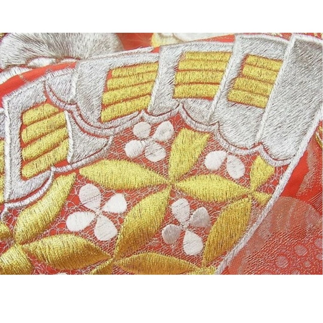 美品 豪華刺繍 色打掛 花嫁 婚礼 ブライダル 枝梅御所車文 金銀糸 - 着物