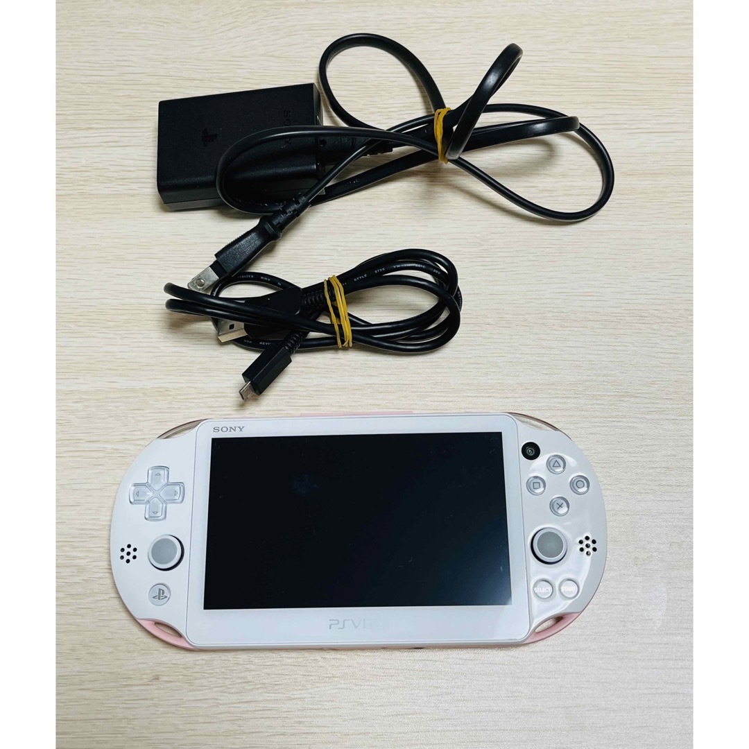 PlayStation®Vita ライトピンク本体