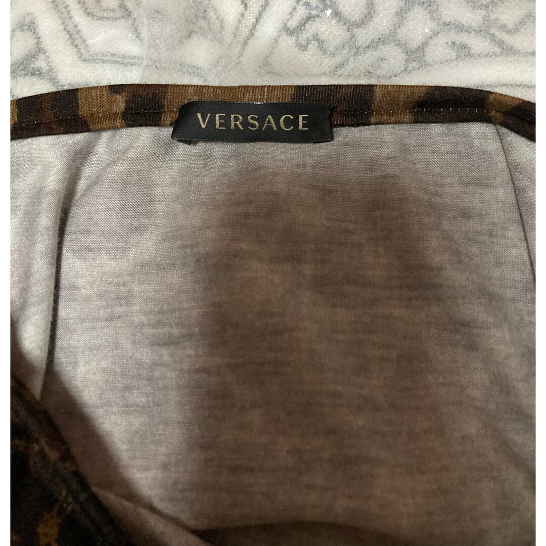 VERSACE(ヴェルサーチ)の⭐️未使用⭐️ヴェルサーチTシャツ⭐️ レディースのトップス(Tシャツ(半袖/袖なし))の商品写真