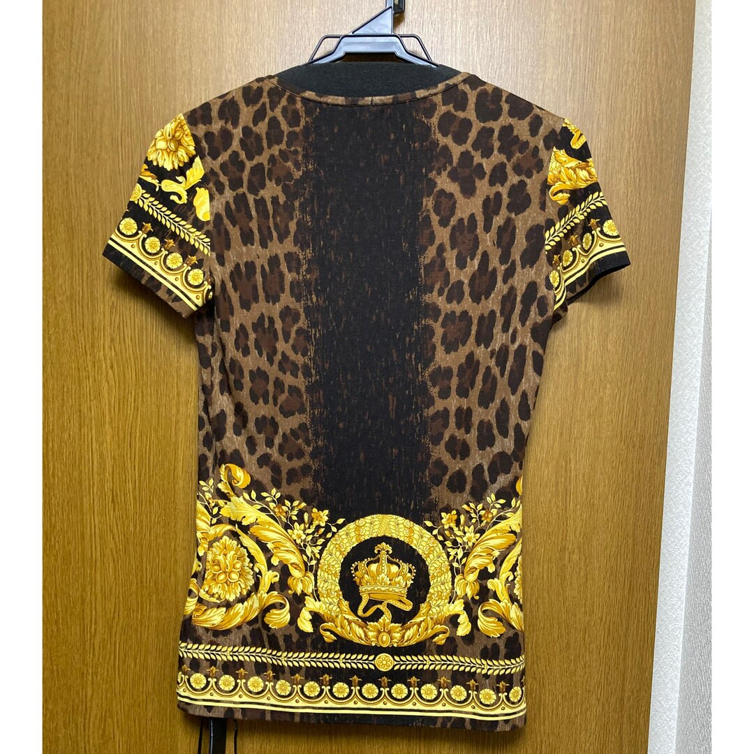 VERSACE(ヴェルサーチ)の⭐️未使用⭐️ヴェルサーチTシャツ⭐️ レディースのトップス(Tシャツ(半袖/袖なし))の商品写真