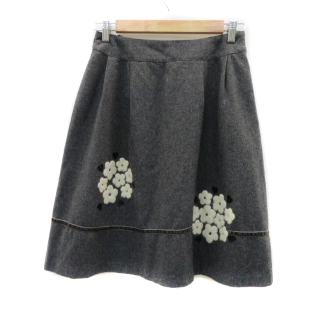 GALLERY VISCONTI(ギャラリービスコンティ)のギャラリービスコンティ フレアスカート ギャザースカート 花柄 ウール グレー レディースのスカート(ひざ丈スカート)の商品写真