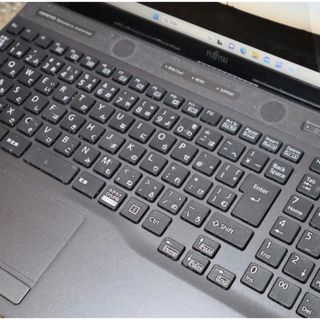 富士通13.3型　i5/SSD521GB新品/8GB/DVD/カメラ/win11