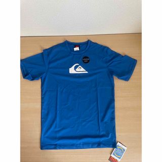 クイックシルバー(QUIKSILVER)の新品　クイックシルバー　半袖　ラッシュガード ブルー　USサイズS(サーフィン)