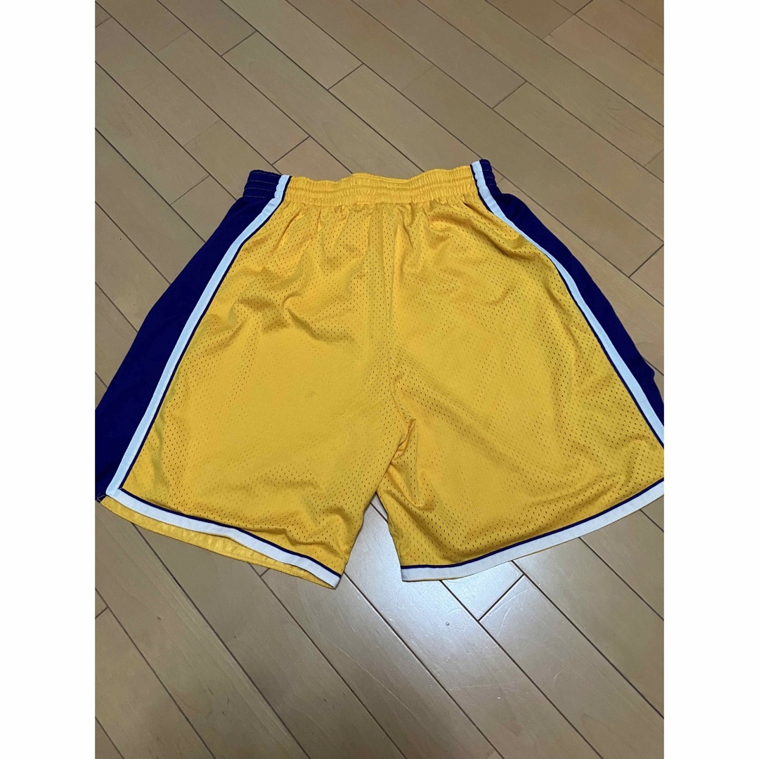 美品・希少 mitchell&ness レイカーズ ゲームシャツ XXL 白 青 美品・希少 mitchell&ness レイカーズ ゲームシャツ XXL 白 青