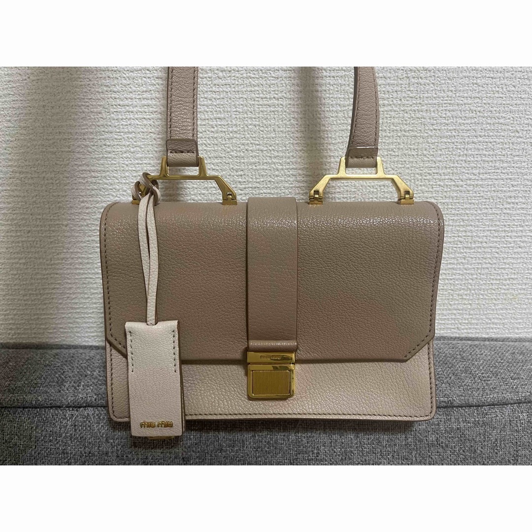 miumiu ショルダーバッグ