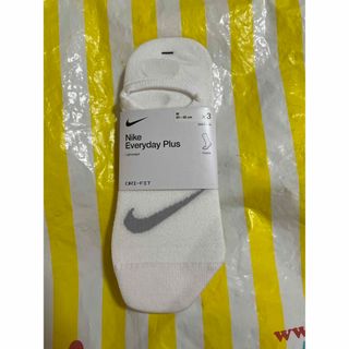 ナイキ(NIKE)のNIKE エブリデイプラス ライトウェイト 3足組　23〜25cm 白(ソックス)