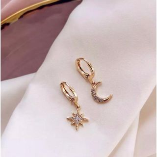 スタージュエリー(STAR JEWELRY)のムーンスターピアス　ゴールド　韓国ジュエリー(ピアス)