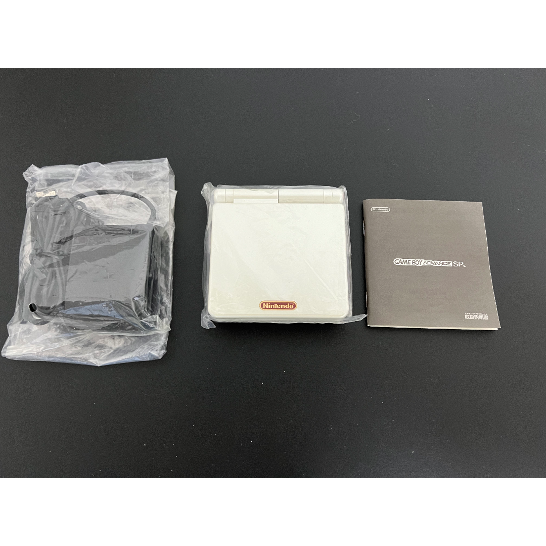 ゲームボーイアドバンス SP 本体 ファミコンカラー +ソフト ゲームボーイアドバンス SP 本体 ファミコンカラー +ソフト