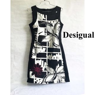 デシグアル(DESIGUAL)の美品★デシグアル★フラワー柄ノースリーブワンピースドレス36/黒×オフ白×レッド(ひざ丈ワンピース)