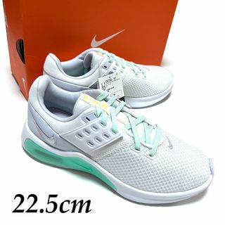 ナイキ(NIKE)の新品　箱あり　22.5cm　ナイキ　ウィメンズ　エアマックスベラTR4　ホワイト(スニーカー)