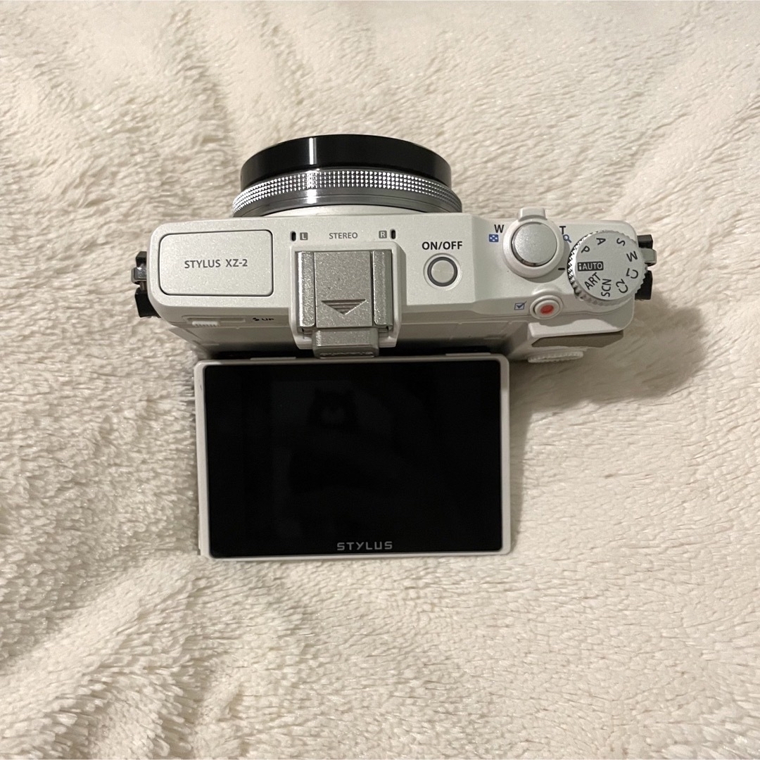 OLYMPUS(オリンパス)のOLYMPUS オリンパス XZ XZ-2 WHITE スマホ/家電/カメラのカメラ(コンパクトデジタルカメラ)の商品写真