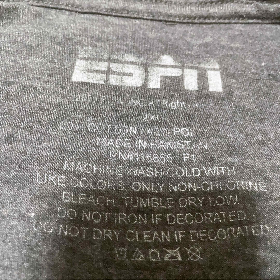 Tシャツ　XXLサイズ　ダークグレー　プリント　ロゴ　USA古着　ESPN メンズのトップス(Tシャツ/カットソー(半袖/袖なし))の商品写真