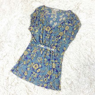 エトロ(ETRO)のETRO エトロ　トップス　花柄　ノースリーブ(シャツ/ブラウス(半袖/袖なし))