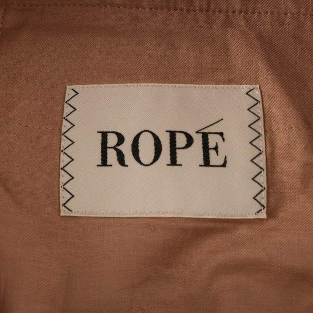 ROPE’(ロペ)のロペ クロップドパンツ テーパードパンツ タック シンプル ボトムス レディース 36サイズ ベージュ ROPE' レディースのパンツ(クロップドパンツ)の商品写真