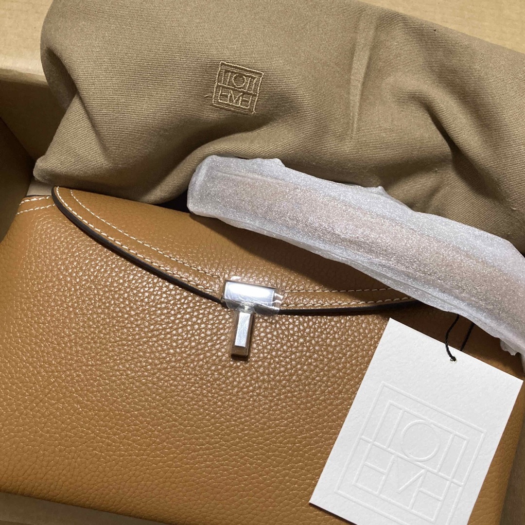 トーテム Tロック クラッチ スモールショルダー toteme