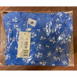 プチバトー(PETIT BATEAU)の新品　プチバトー　花柄　Tシャツ　カットソー(Tシャツ/カットソー)