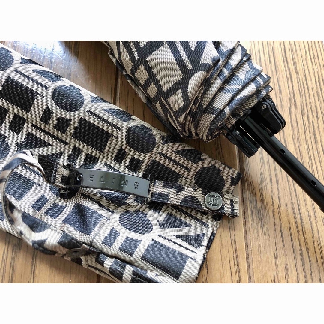 celine(セリーヌ)のセリーヌ　傘　折り畳み　ロゴ　柄　トリンオフ　ブラウン レディースのファッション小物(傘)の商品写真
