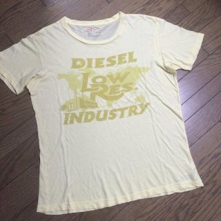 ディーゼル(DIESEL)の美品DIESEL プリントカットソー　ディーゼル(Tシャツ/カットソー(半袖/袖なし))