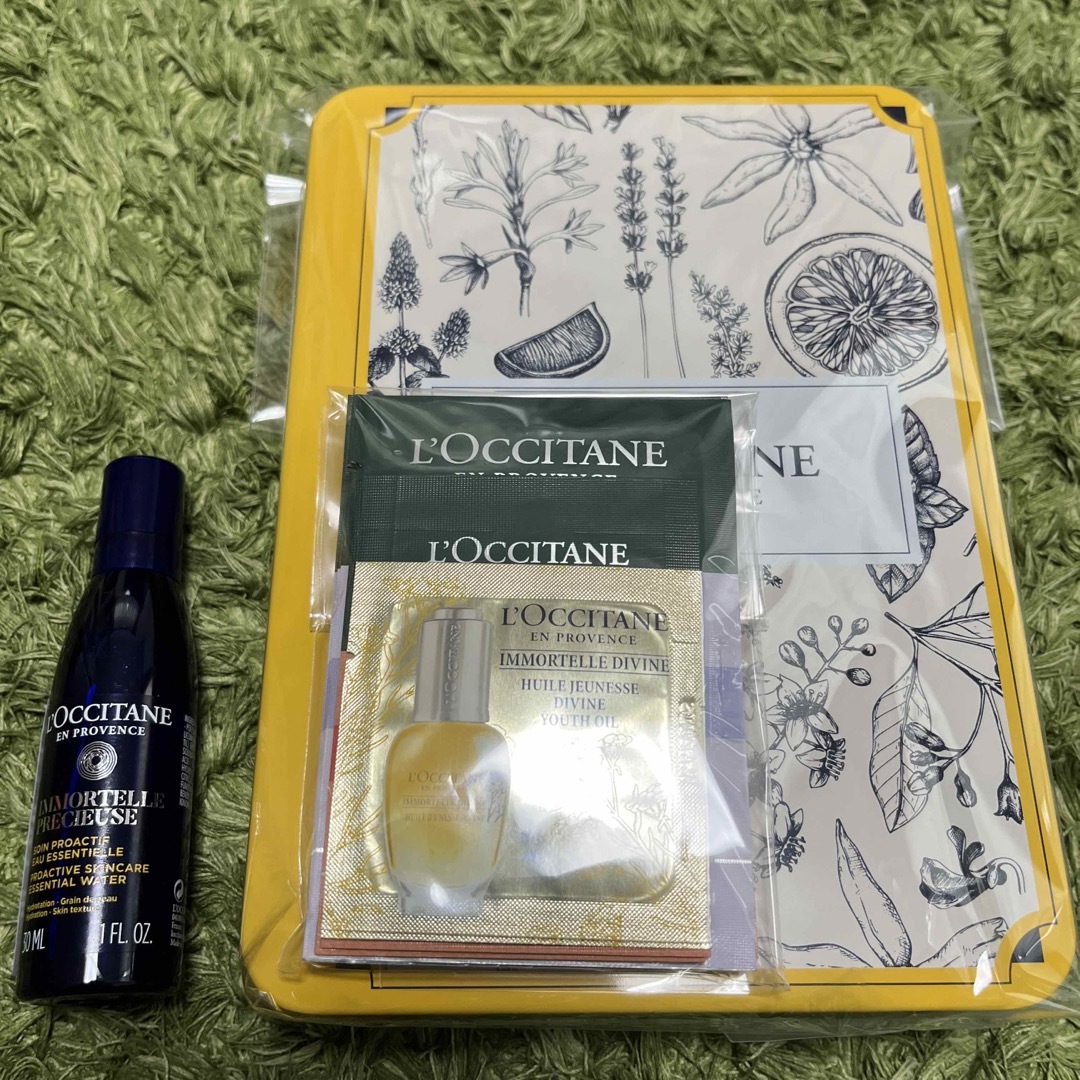 L'OCCITANE(ロクシタン)のロクシタン　ノベルティ　ブック型缶ケース　サンプル エンタメ/ホビーのコレクション(ノベルティグッズ)の商品写真