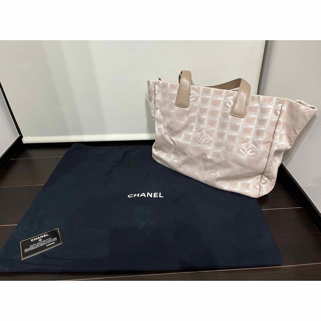 【CHANEL】ニュートラベルライン トートベージュ　MM ①