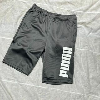 プーマ(PUMA)の新品未使用品　プーマ　Mサイズ　ハーフパンツ　ジャージ生地　吸汗速乾　グレー(ショートパンツ)