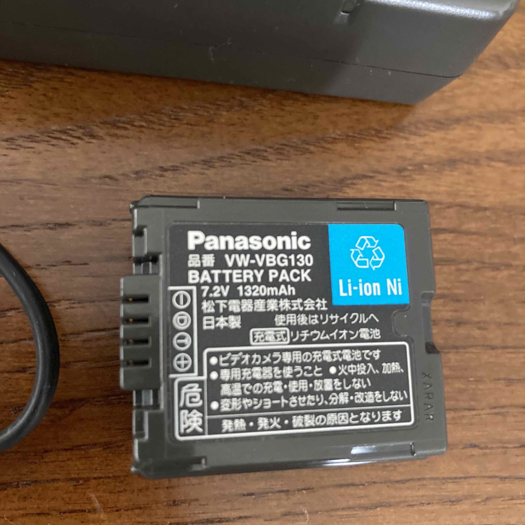 Panasonic(パナソニック)のPanasonic パナソニック ACアダプター VW-AD21 スマホ/家電/カメラの生活家電(変圧器/アダプター)の商品写真